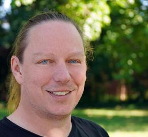 Portrait photo from Frank Schwichtenberg